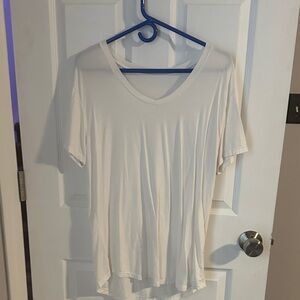 ZYIA White V-Neck Short Sleeve Tee classic v neck size XL